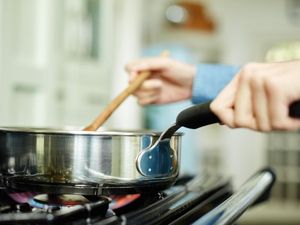 Harus Tahu! 5 Makanan yang Tidak Boleh Dipanaskan Lagi Harus Tahu! 5 Makanan yang Tidak Boleh Dipanaskan Lagi