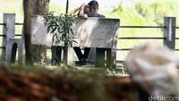 Jangan Tiru Gaya Ngabuburit di Kawasan BKT ini!