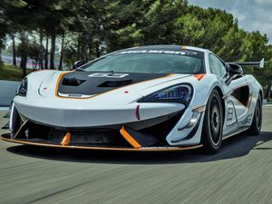 Penerus McLaren F1 Dikabarkan Punya Tiga Kursi Penerus McLaren F1 Dikabarkan Punya Tiga Kursi