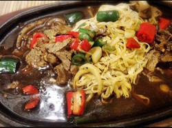 Lembut Mulur Mie Sapi Lada Hitam Ada di 5 Tempat Ini