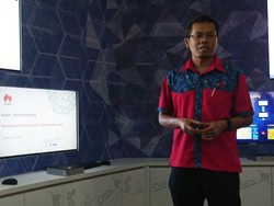 Perjuangan Penjaga Sinyal Seluler di Kala Lebaran