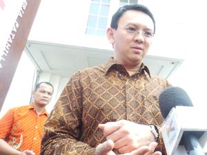 Ahok: Dalam Kondisi Darurat, Warga Bisa Telepon Call Center Ambulans Ahok: Dalam Kondisi Darurat, Warga Bisa Telepon Call Center Ambulans