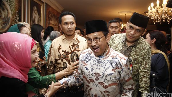 10 Foto Terpopuler: Luna Maya, Raline Shah hingga Rudy Habibie