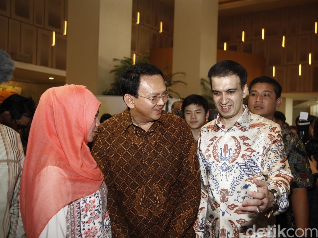 Sindir Fadli Zon, Ahok: Kenapa Tidak Bikin Pansus ke New York? Sindir Fadli Zon, Ahok: Kenapa Tidak Bikin Pansus ke New York?