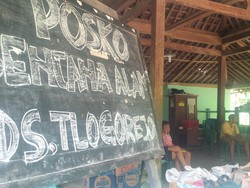 Terisolir karena Jalan Diterjang Longsor, 1.400 Warga Purworejo Andalkan Bantuan