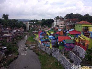 Ini Bukan di Luar Negeri tapi di Malang, Kampung Warna-warni di Pinggir Kali