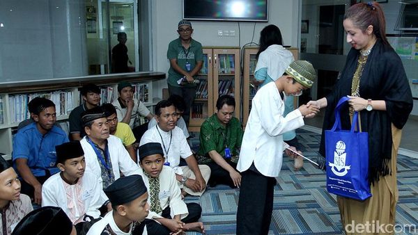 Buka Puasa Bersama Anak Yatim