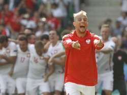 Deg-degan, Kamil Grosicki Enggan Simak Adu Penalti Polandia