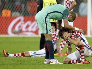 Tumpahnya Air Mata Kroasia di Lens