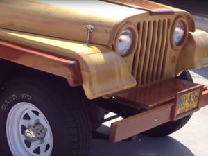 Mobil Jeep Ini Pakai Bodi Kayu