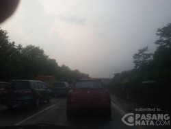 Kecelakaan Truk di Tol Cipularang Arah Jakarta, Lalin Macet 2 Km