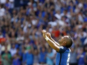 Ucapan Terima Kasih dari Payet untuk Para Suporter Prancis Ucapan Terima Kasih dari Payet untuk Para Suporter Prancis