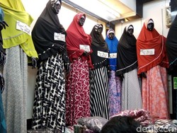 Jelang Lebaran, Penjualan Pakaian Muslim di Tanah Abang Meningkat 80%
