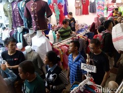 Berkah Ramadan, Porter Pasar Tanah Abang Kebanjiran Order