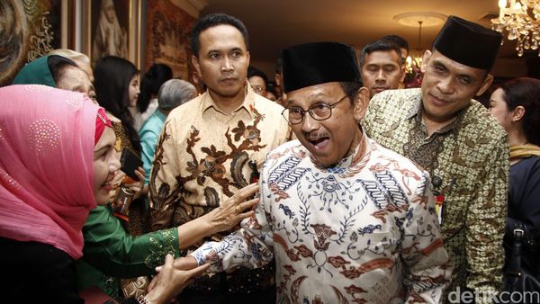 Jokowi-JK Buka Bersama di Kediaman Habibie