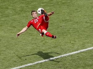 Konsolasi untuk Swiss dari Gol Akrobatik Shaqiri di Saint-Etienne