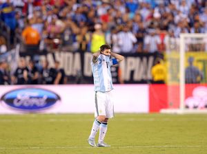 Passarella Sebut Messi Tidak Cocok Jadi Kapten Argentina