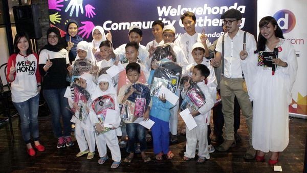 Komunitas Welovehonda Bukber dan Berbagi