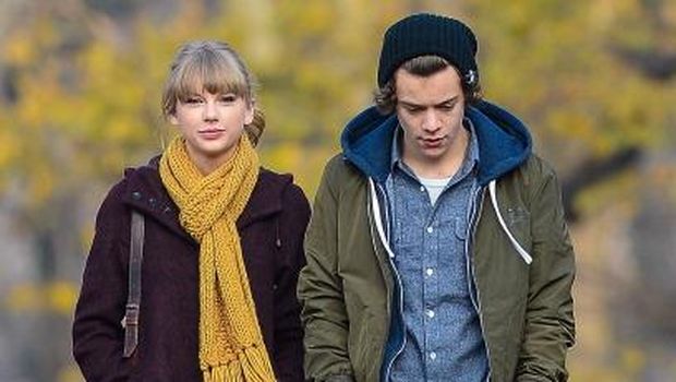 NEW YORK, NY - DECEMBER 02: Taylor Swift and Harry Styles are seen walking around Central Park on December 02, 2012 in New York City.  (Photo by David Krieger/Bauer-Griffin/GC Images)