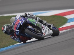 Lorenzo Tercepat, Pedrosa Crash