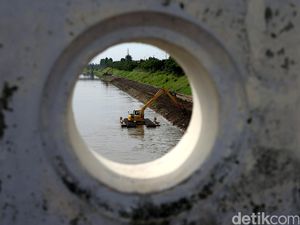 Normalisasi Banjir Kanal Timur