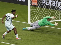 Wilmots Indikasikan Batshuayi Merapat ke Chelsea