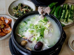 Ini Alasan Warga Korea Menyantap Samgyetang Saat Musim Panas