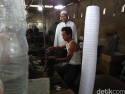 Berkah Ramadan Bagi Ali, Pengusaha Songkok Putih yang Sukses karena Kepepet