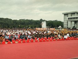 Di Depan Ribuan Prajurit TNI, Jokowi: Gaji ke-13 Sudah Ditransfer