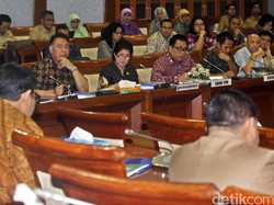 Rapat dengan Menkes, DPR Minta Korban Vaksin Palsu Divaksinasi Ulang