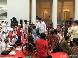 Jokowi Ajak Ratusan Anak Yatim Buka Puasa Bersama di Halaman Istana Bogor