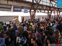 Tiket Kereta Hari Lebaran Hingga H+10 Terjual Habis