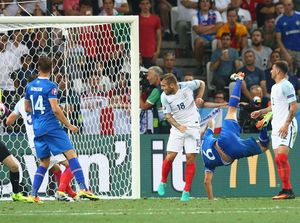 Sigurdsson: Inggris Sudah Remehkan Islandia, Harusnya Kalah Lebih Telak