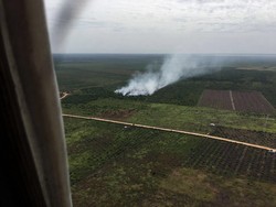 Lebaran, Water Bombing di Lahan Terbakar Riau Tetap Dilakukan