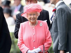 Ini Busana yang Tak Pernah Dipakai Ratu Elizabeth Selama 91 Tahun