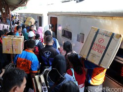 315 Ribu Orang Mudik Pakai Kereta Api, Terbanyak dari Pasar Senen