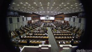 DPR Sahkan UU Tax Amnesty dan APBNP 2016