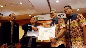 FWD Life Gandeng Dompet Dhuafa