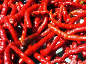 Cek Harga Sembako Jatim 14 Oktober 2022, Cabai Merah Turun Rp 5 Ribu