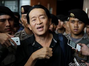 Respons Ayah Mirna Salihin Usai Dilaporkan ke Polda Metro Respons Ayah Mirna Salihin Usai Dilaporkan ke Polda Metro