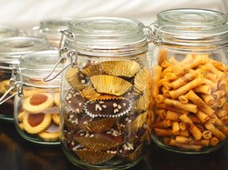 Perhatikan 4 Hal Ini Sebelum Memilih Stoples Kue Kering