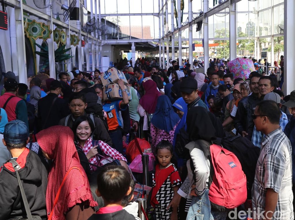 Masyarakat Diminta Tidak Mudik, Info Penting untuk Pelanggan PLN Masyarakat Diminta Tidak Mudik, Info Penting untuk Pelanggan PLN