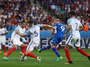 Inggris yang Mubazir Bikin Islandia Tersenyum