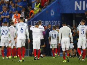 Soroti Mentalitas Inggris, Carragher Bandingkan dengan Italia