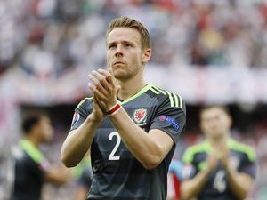 Adik Mau Nikah, Bek Wales Ini Jadi Galau