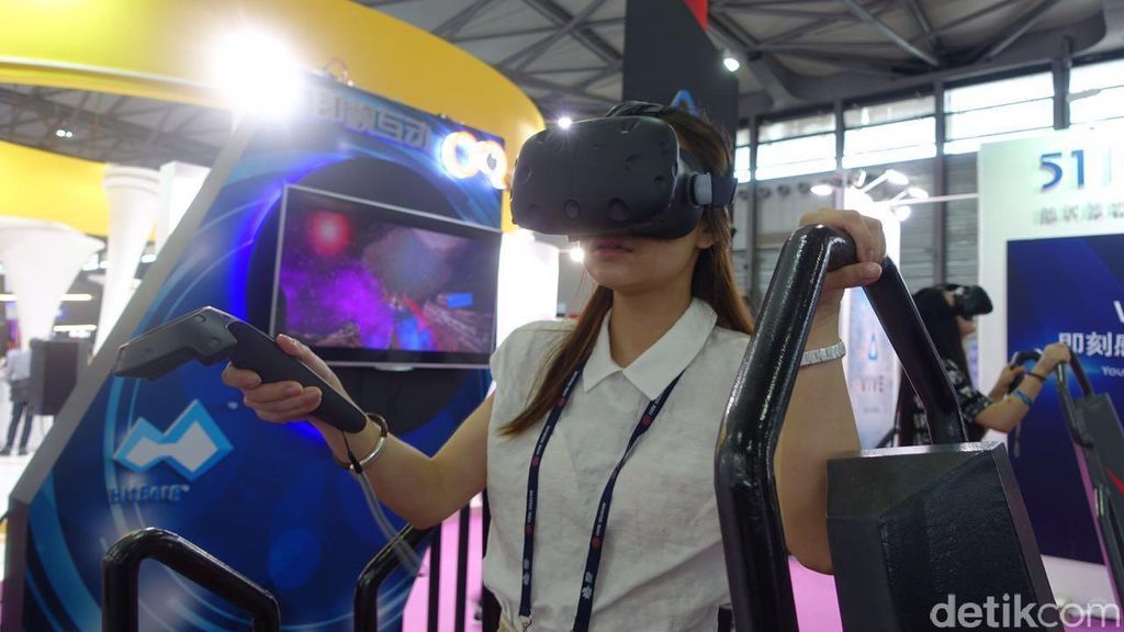 Tenggelam di Dunia Virtual Reality