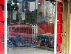 Meski Ditertibkan, OJK Tak Atur Bunga Gadai Pinggir Jalan