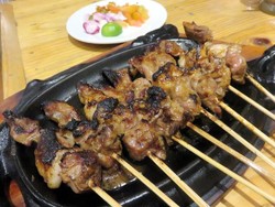 Sateku: Empuknya Sate Domba Hotplate yang Hangat hingga Gigitan Terakhir