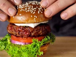 Meski Dibuat dari Tumbuhan, Impossible Burger Rasanya Persis Daging Asli