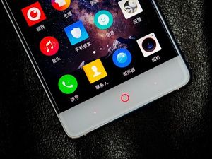 Pengamat: Jangan Beli Dulu Ponsel Android ZTE Pengamat: Jangan Beli Dulu Ponsel Android ZTE